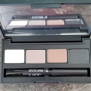 NARS Sarah Moon Look Closer eye palette